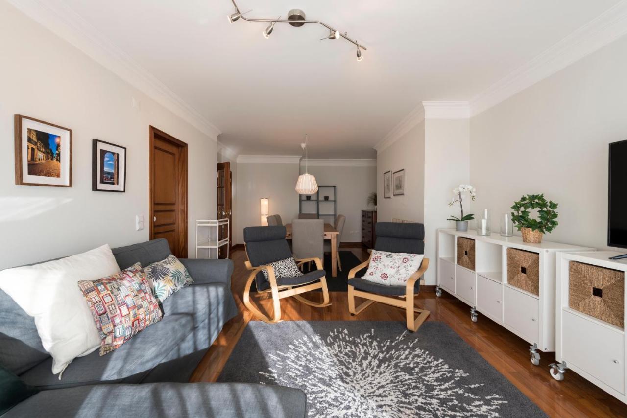 Lovelystay - Charming 3Br Flat W/ Free Parking In Devesas Vila Nova de Gaia Luaran gambar