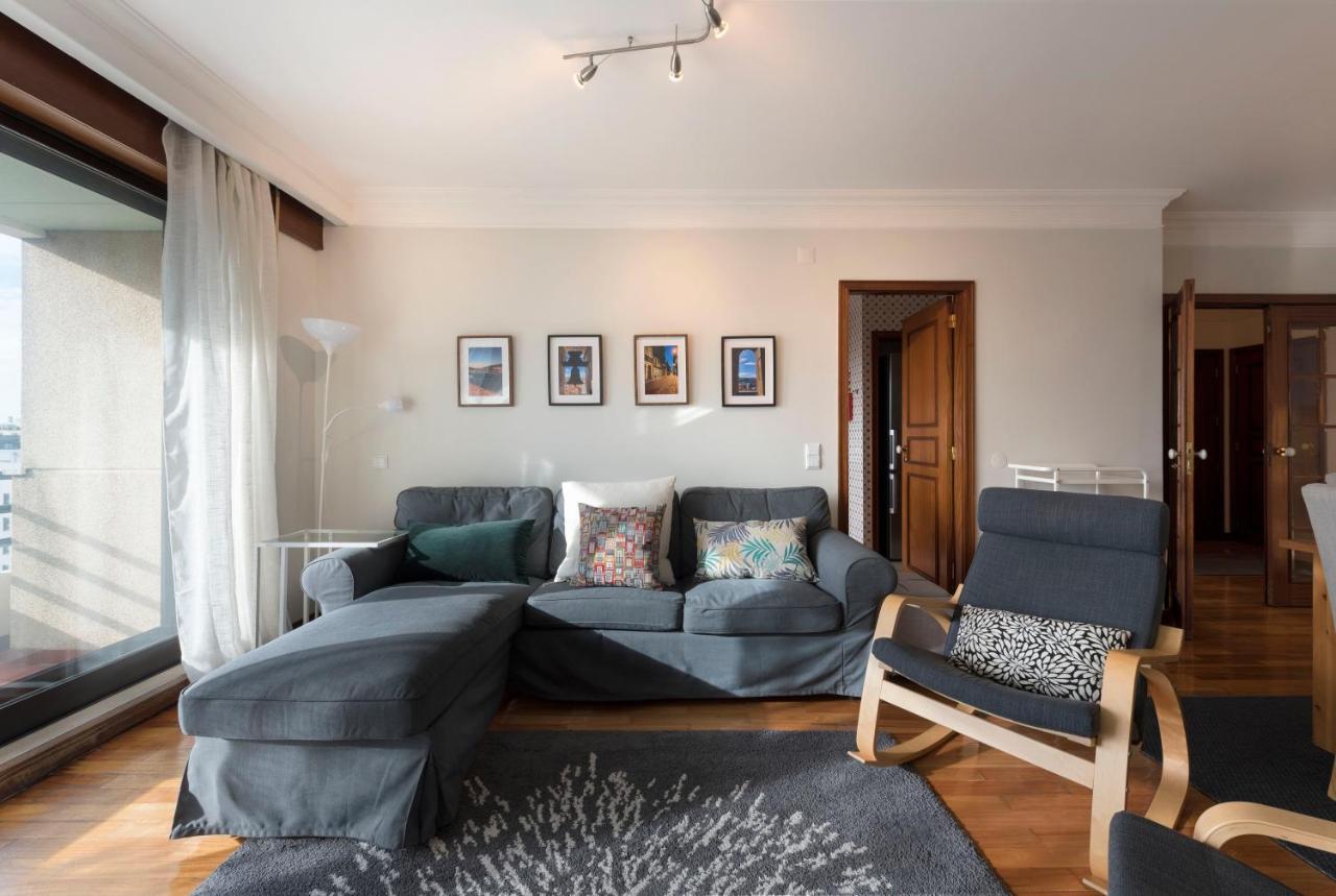 Lovelystay - Charming 3Br Flat W/ Free Parking In Devesas Vila Nova de Gaia Luaran gambar