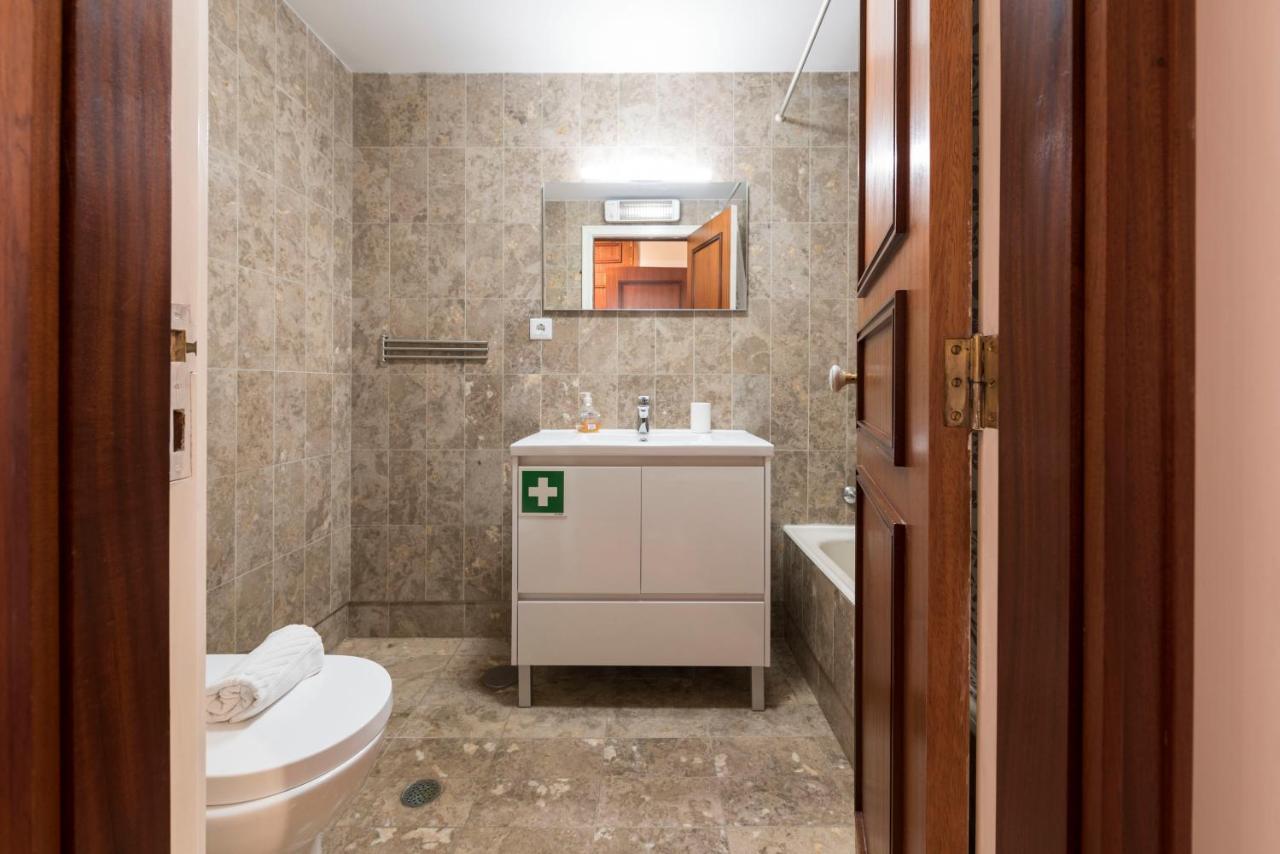 Lovelystay - Charming 3Br Flat W/ Free Parking In Devesas Vila Nova de Gaia Luaran gambar