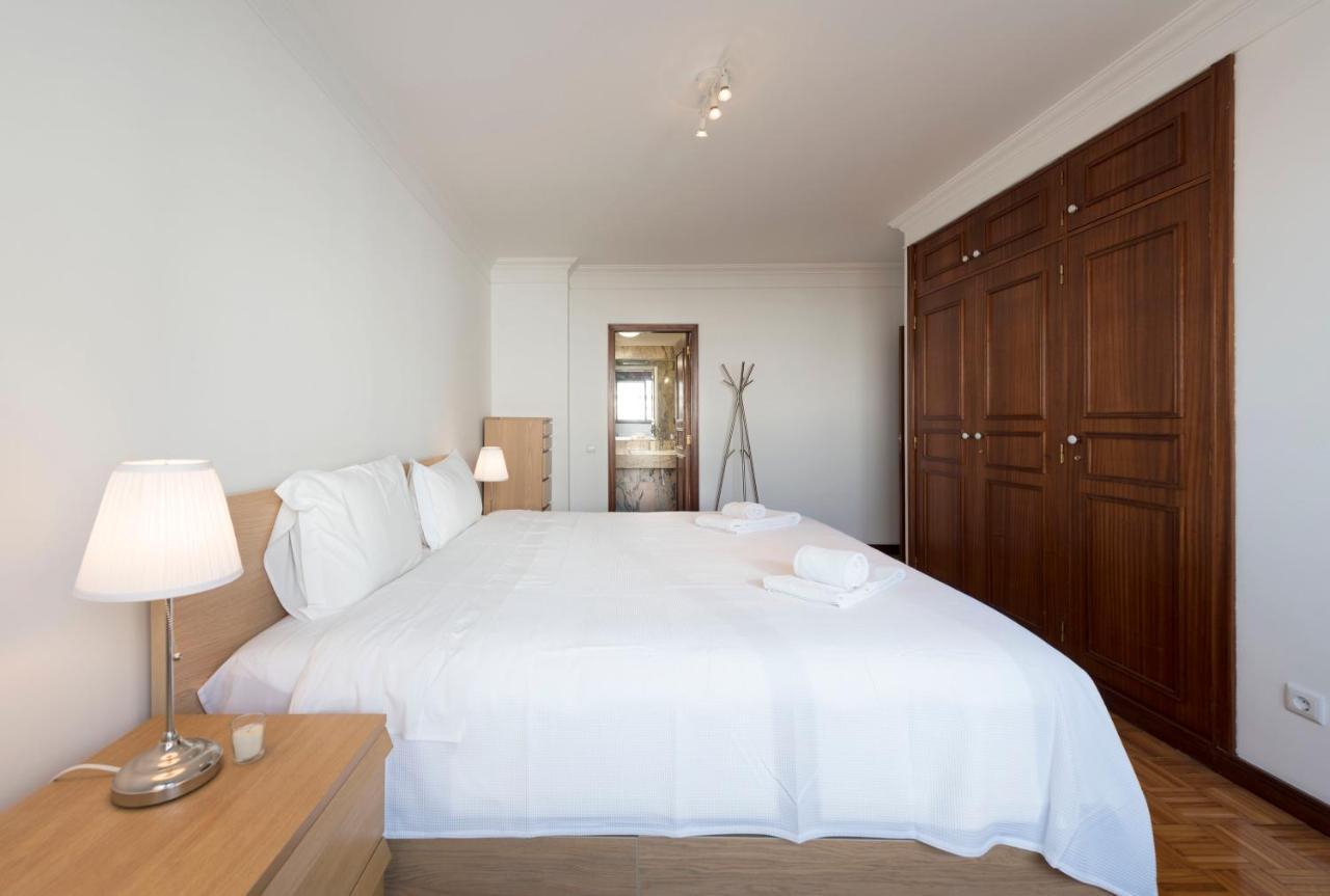 Lovelystay - Charming 3Br Flat W/ Free Parking In Devesas Vila Nova de Gaia Luaran gambar