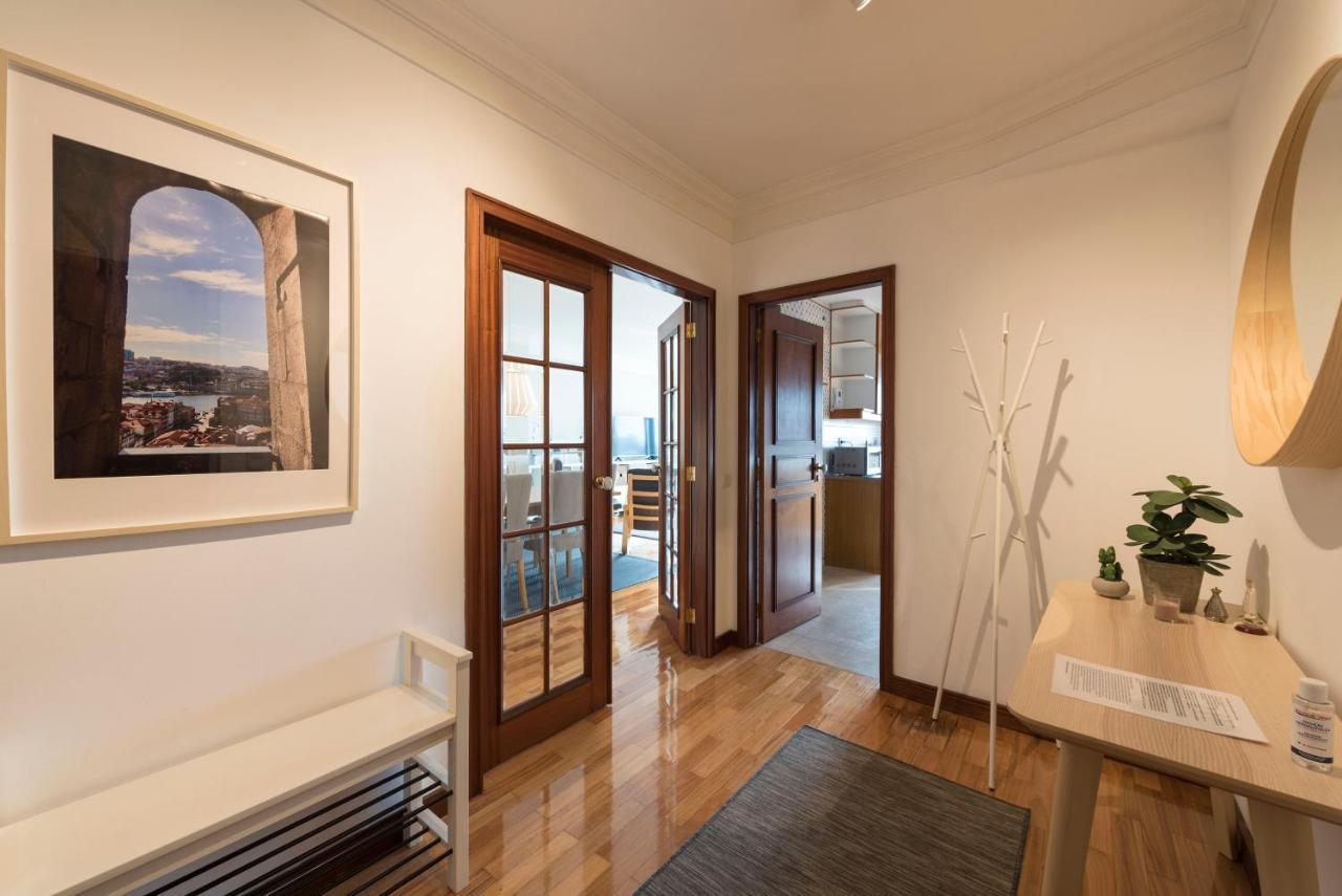 Lovelystay - Charming 3Br Flat W/ Free Parking In Devesas Vila Nova de Gaia Luaran gambar